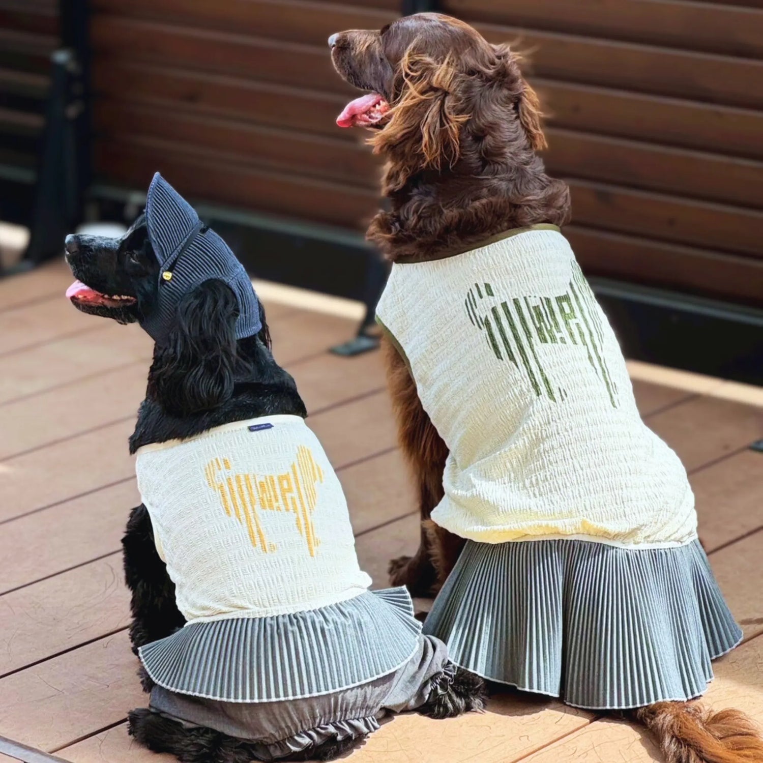 まるでゴムのように伸びる！？プリーツ加工によりぐいっと伸びて着せやすい、優しい手触りのマジョリカシリーズです