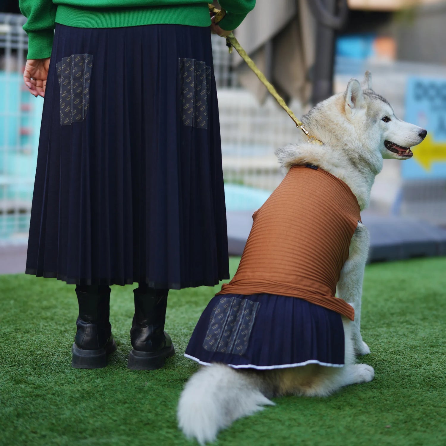 Wan!Pleatsは犬服だけでなく愛犬家のご家族用のウェアもご用意しています